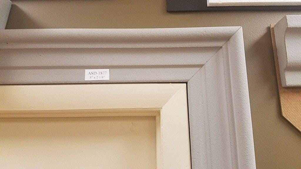 Decorative trim / molding
