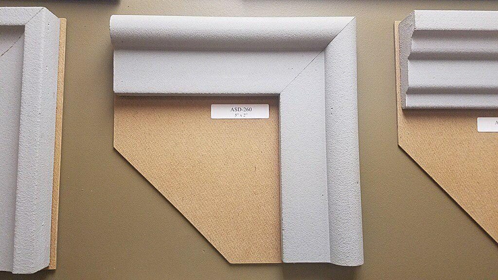 Decorative trim / molding