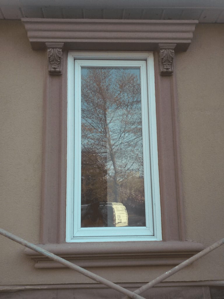 Decorative trim / molding